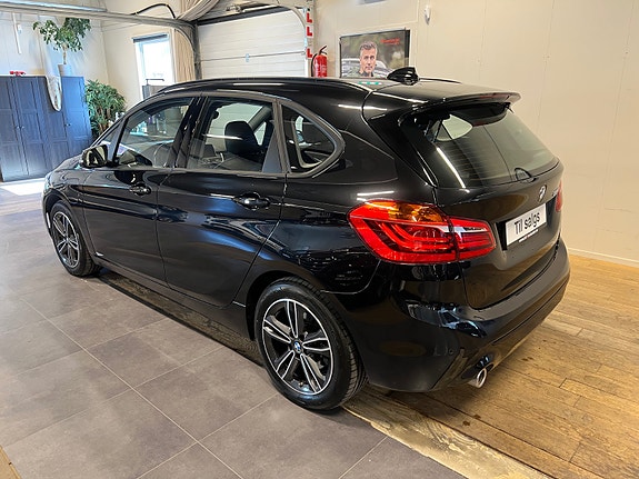 BMW 225xe 5 of 30