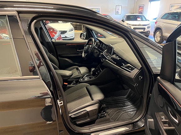 BMW 225xe 14 of 30