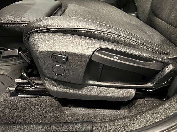 BMW 225xe 16 of 30