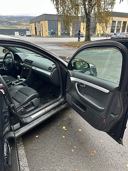 Audi A4 9 of 16