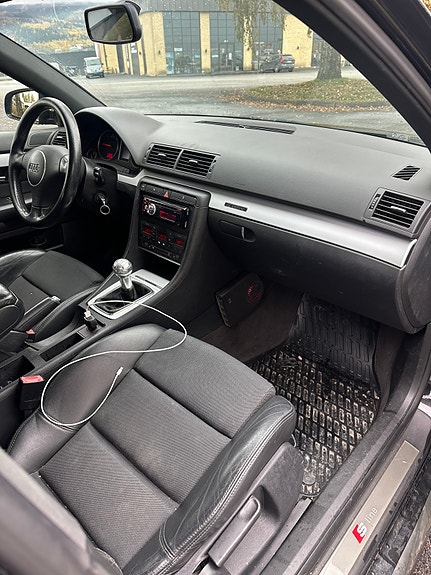 Audi A4 13 of 16