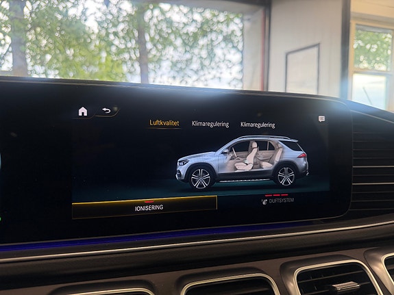 Mercedes-Benz GLE350 de 29 of 30