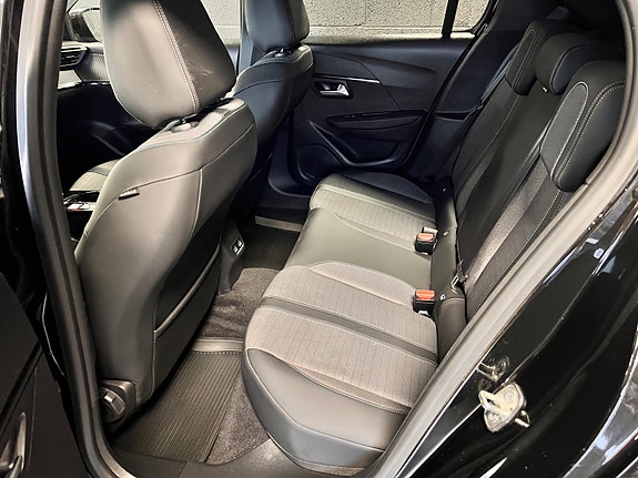 Peugeot 208 13 of 25