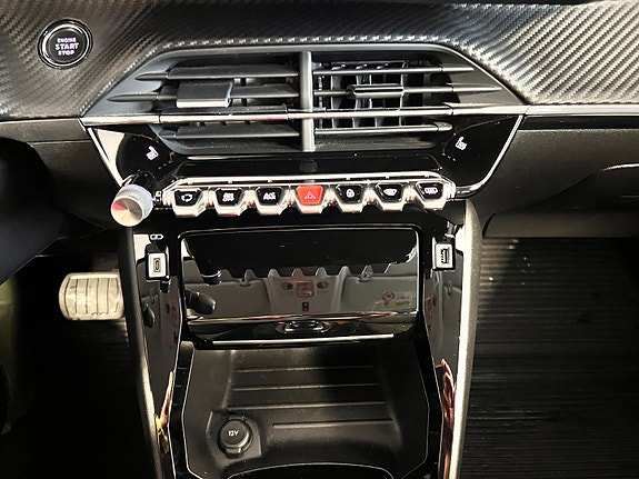 Peugeot 208 22 of 25