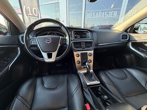 Volvo V40 Cross Country 11 of 23
