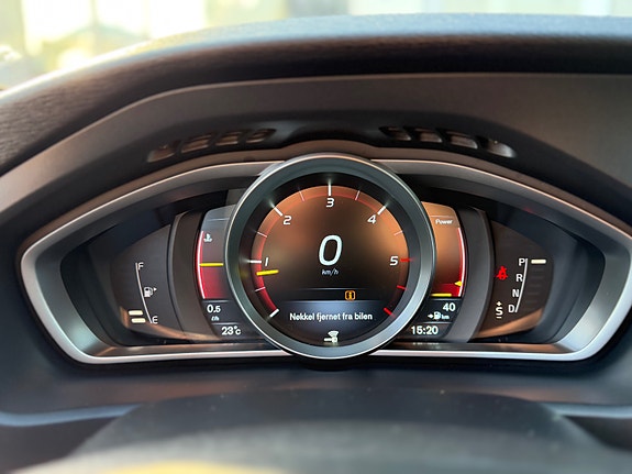 Volvo V40 Cross Country 22 of 23