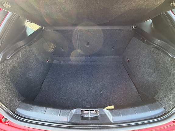 Volvo V40 Cross Country 23 of 23