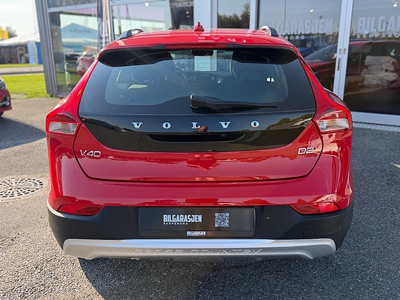 Volvo V40 Cross Country 10 of 23