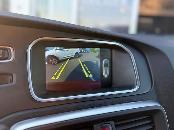 Volvo V40 Cross Country 18 of 23