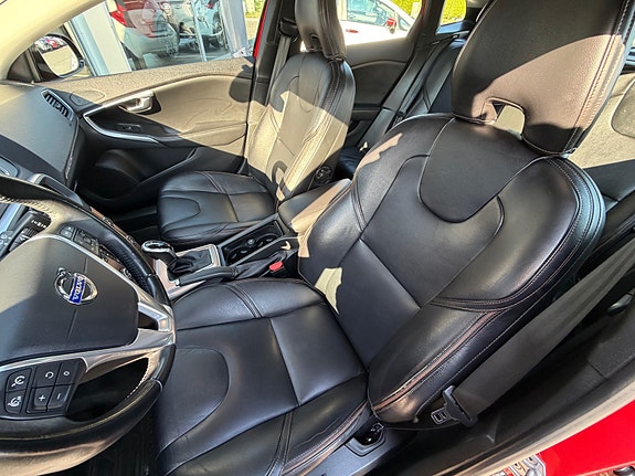 Volvo V40 Cross Country 12 of 23