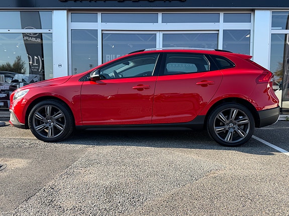 Volvo V40 Cross Country 8 of 23