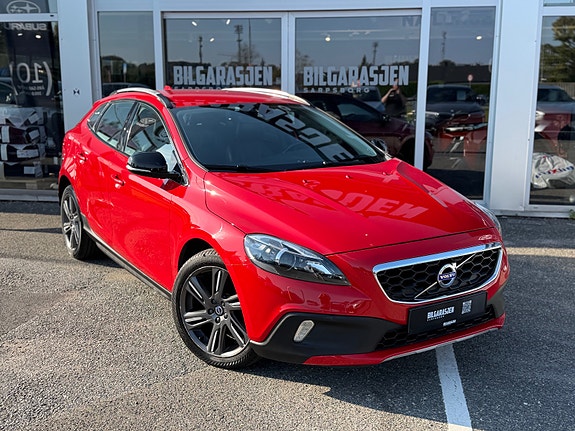 Volvo V40 Cross Country 2 of 23