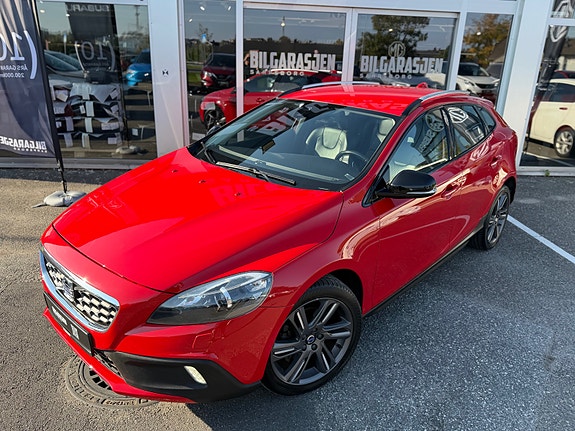 Volvo V40 Cross Country 7 of 23