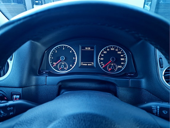 Volkswagen Tiguan 12 of 26