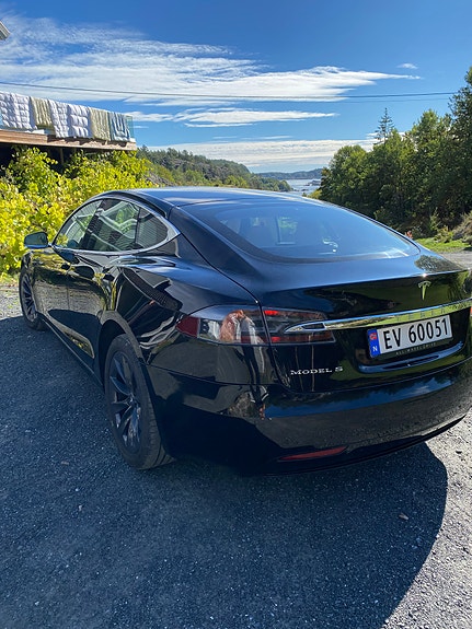 Tesla Model S 3 of 15