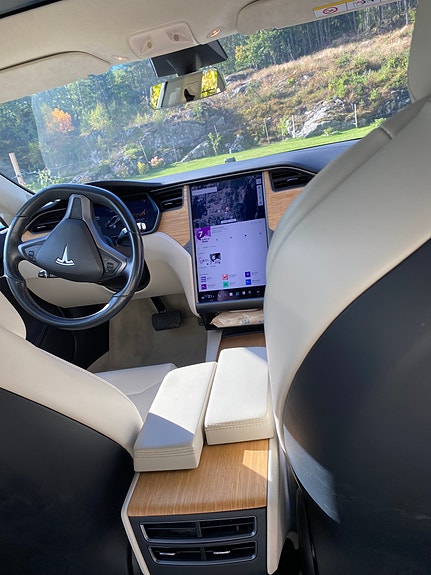 Tesla Model S 6 of 15