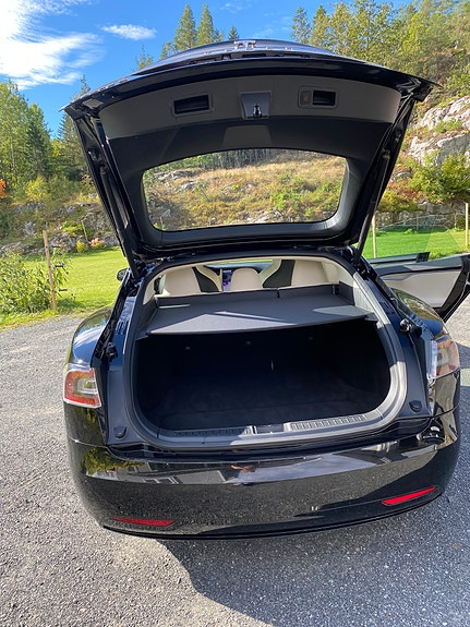 Tesla Model S 10 of 15