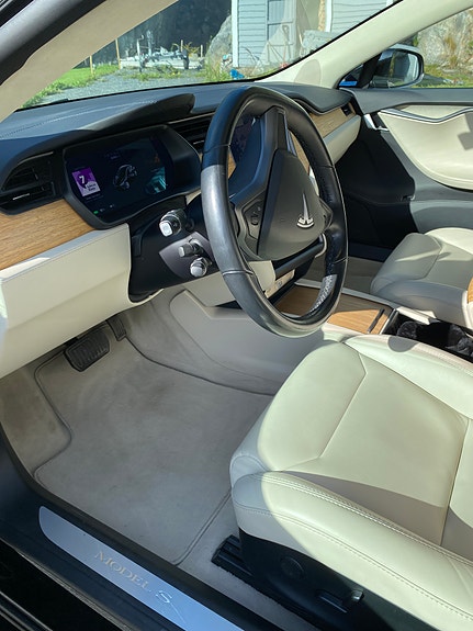 Tesla Model S 5 of 15