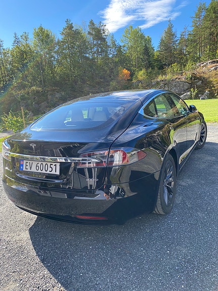 Tesla Model S 14 of 15