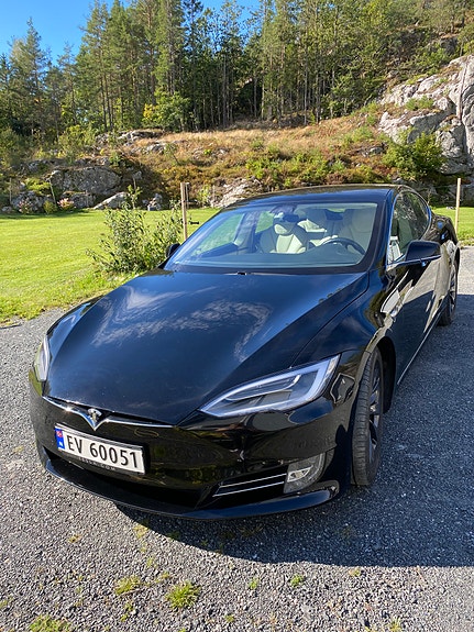 Tesla Model S 15 of 15