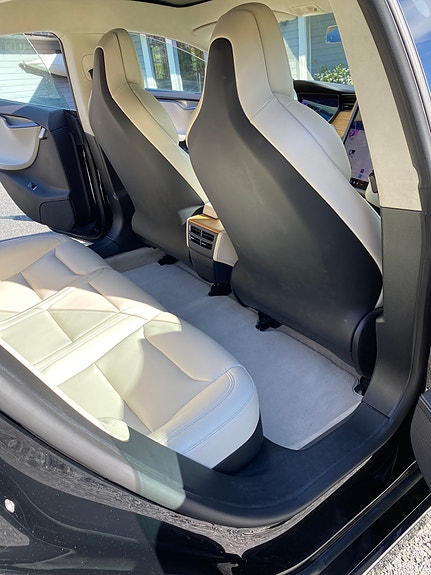 Tesla Model S 7 of 15