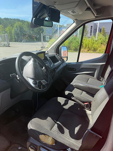Ford Transit 350L Van 3 of 7
