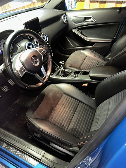 Mercedes-Benz A180 9 of 15
