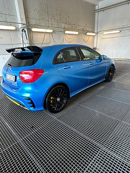 Mercedes-Benz A180 3 of 15