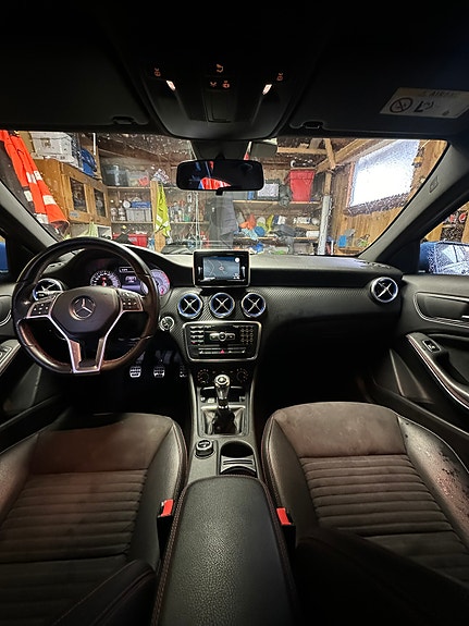 Mercedes-Benz A180 7 of 15