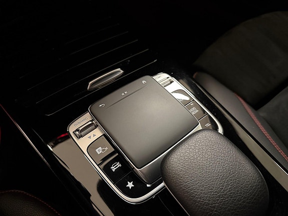 Mercedes-Benz CLA180 24 of 30