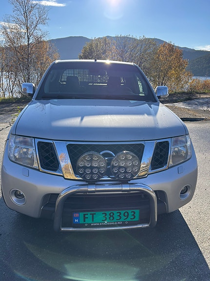 Nissan Navara 2 of 25