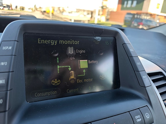 Toyota Prius 15 of 15