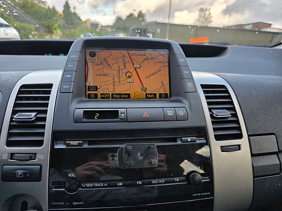 Toyota Prius 9 of 15