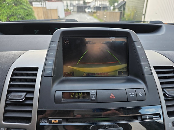 Toyota Prius 12 of 15