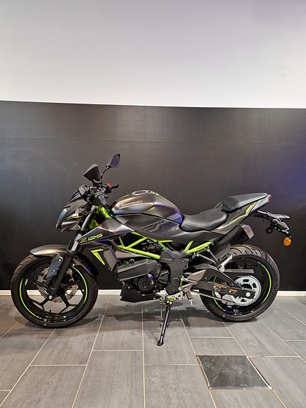 Kawasaki Z 125 6 of 9