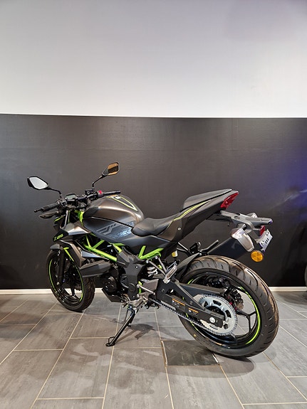 Kawasaki Z 125 7 of 9