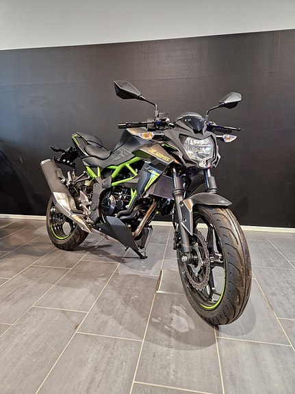 Kawasaki Z 125 3 of 9