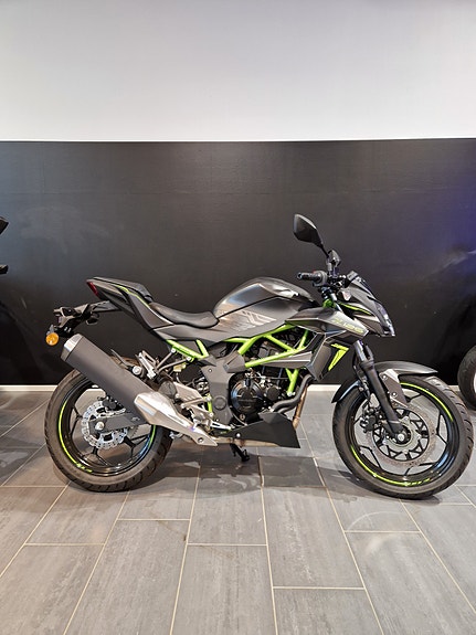 Kawasaki Z 125 2 of 9