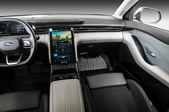 Ford Explorer 15 of 25