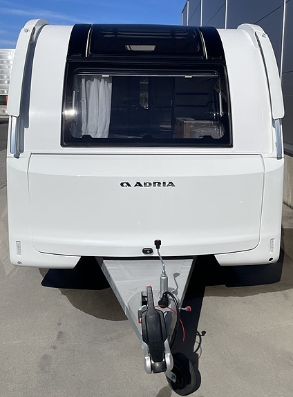 Adria ADORA 572 UT 2026 – EKSKLUSIV KOMFORT MED ENKELTSENGER OG ALDE VARME 16 of 18