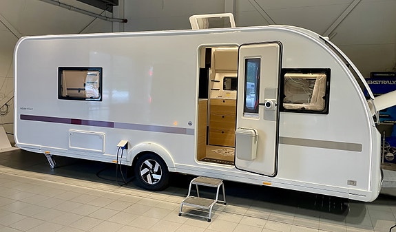Adria ADORA 572 UT 2026 – EKSKLUSIV KOMFORT MED ENKELTSENGER OG ALDE VARME 3 of 18