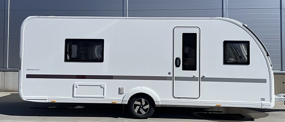 Adria ADORA 572 UT 2026 – EKSKLUSIV KOMFORT MED ENKELTSENGER OG ALDE VARME 2 of 18