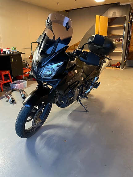 Suzuki DL 1000 V-Strom 2 of 4