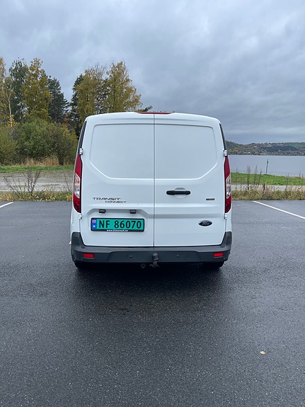 Ford Transit Connect 6 of 23