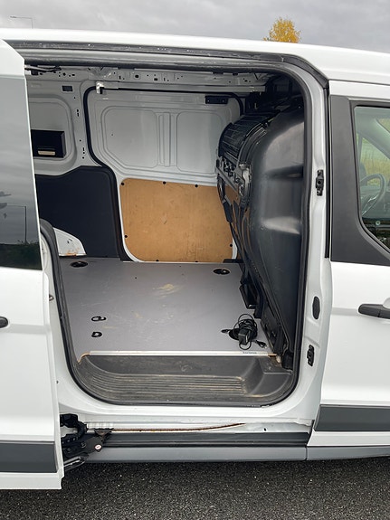 Ford Transit Connect 11 of 23