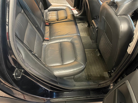 Volvo XC70 23 of 30