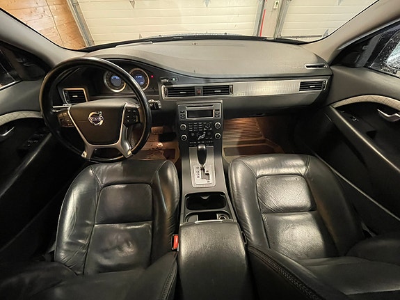 Volvo XC70 27 of 30