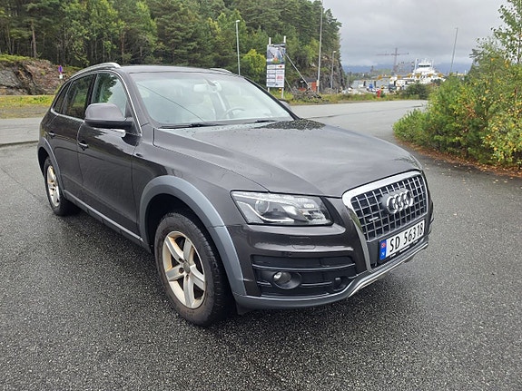 Audi Q5 2 of 30