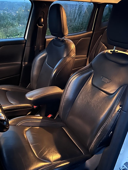 Jeep Renegade 11 of 18