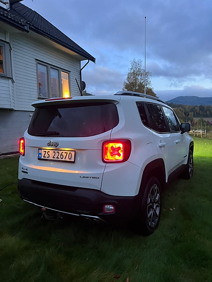 Jeep Renegade 6 of 18